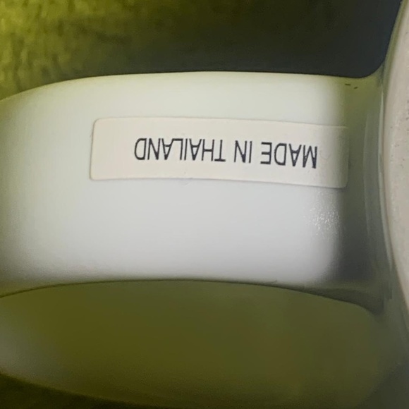 Dunkin Donuts Emoji 2018 ceramic mug NWOT - Picture 6 of 8